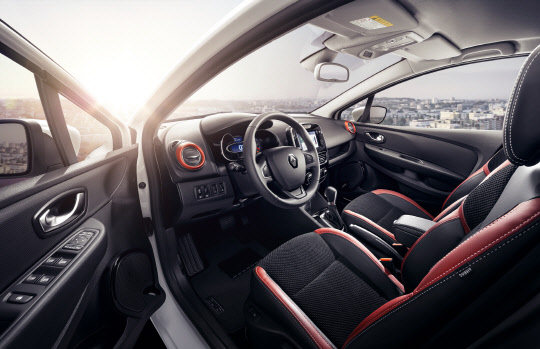 르노 클리오 내부 인테리어. <르노삼성자동차 제공>